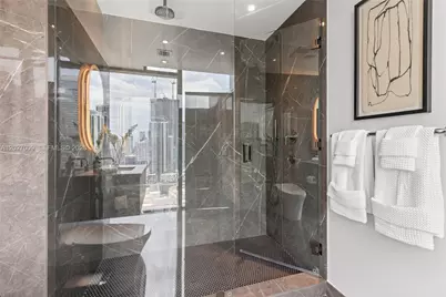 20 NE 11th St #2910, Miami, FL 33132 - Photo 47