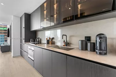 20 NE 11th St #2910, Miami, FL 33132 - Photo 21