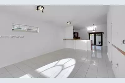 7503 W 34th Ln, Hialeah, FL 33018 - Photo 13