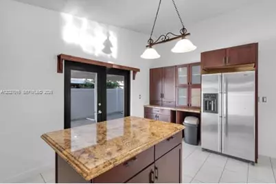 7503 W 34th Ln, Hialeah, FL 33018 - Photo 9