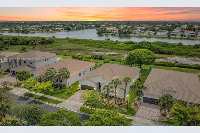 1453 SW 167th Ave, Pembroke Pines, FL 33027 - Photo 9