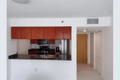 1200 Brickell Bay Dr #2005, Miami, FL 33131 - Photo 5
