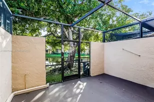 9732 NW 15th St, Pembroke Pines, FL 33024 - Photo 13