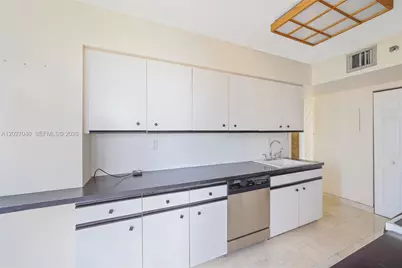 3600 Mystic Pointe Dr #812, Aventura, FL 33180 - Photo 15