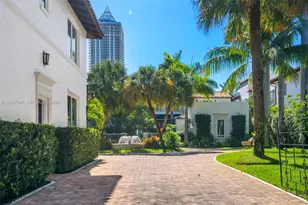 4731 Pine Tree Dr, Miami Beach, FL 33140 - Photo 15
