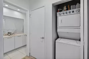 950 Brickell Bay Dr, Miami, FL 33131 - Photo 15