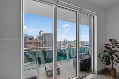 950 Brickell Bay Dr #4504, Miami, FL 33131 - Photo 9
