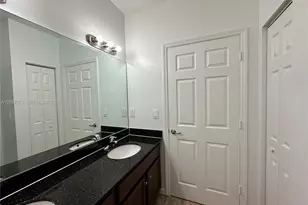 1035 NE 10th Ave, Fort Lauderdale, FL 33304 - Photo 11