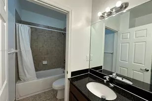 1035 NE 10th Ave, Fort Lauderdale, FL 33304 - Photo 17