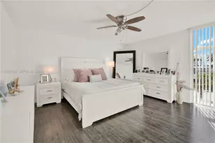 100 Bayview Dr, Sunny Isles Beach, FL 33160 - Photo 19
