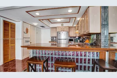 1228 West Ave #1404, Miami Beach, FL 33139 - Photo 11
