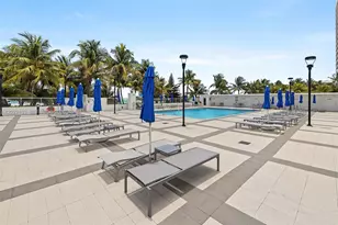 5001 Collins Ave, Miami Beach, FL 33140 - Photo 15