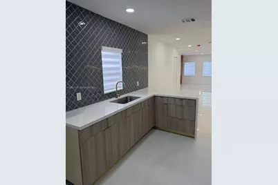 2426 NW 43rd St, Miami, FL 33142 - Photo 5