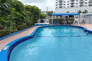 430 Golden Isles Dr, Hallandale Beach, FL 33009 - Photo 23