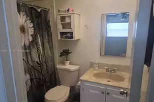 7920 N Colony Cir N, Tamarac, FL 33321 - Photo 9