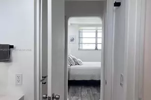 2910 Point E Dr, Aventura, FL 33160 - Photo 37