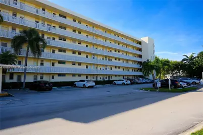 2910 Point East Dr #M609, Aventura, FL 33160 - Photo 17