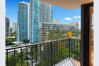1925 Brickell Ave #D-1808, Miami, FL 33129 - Photo 17