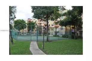 8215 Lake Dr, Doral, FL 33166 - Photo 19