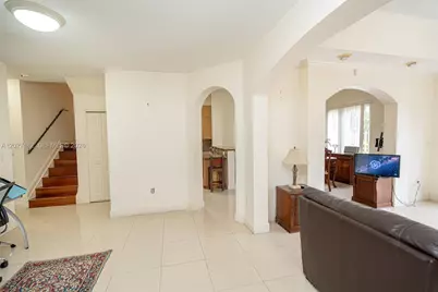 14372 NW 83rd Ave, Miami Lakes, FL 33016 - Photo 9