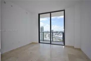 68 SE 6th St, Miami, FL 33131 - Photo 9