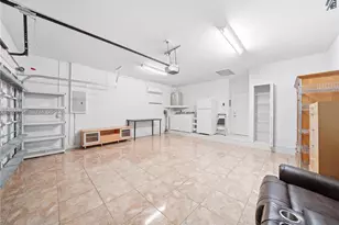 8883 NW 176th St, Hialeah, FL 33018 - Photo 33
