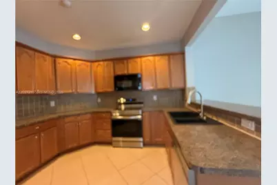 300 Cameron Dr, Weston, FL 33326 - Photo 7