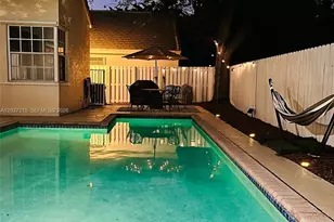 300 Cameron Dr, Weston, FL 33326 - Photo 15