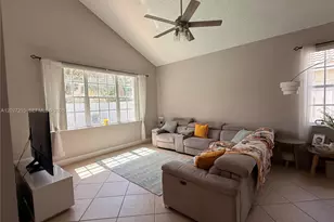 300 Cameron Dr, Weston, FL 33326 - Photo 11