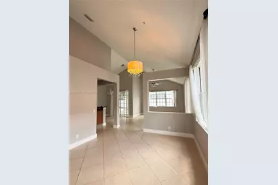 300 Cameron Dr, Weston, FL 33326 - Photo 5