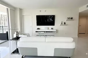 1300 Brickell Bay Dr, Miami, FL 33131 - Photo 3