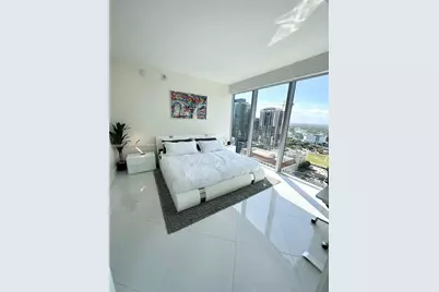 1300 Brickell Bay Dr #3101, Miami, FL 33131 - Photo 11
