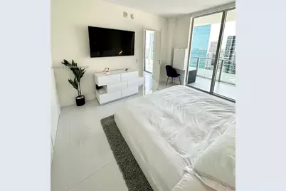 1300 Brickell Bay Dr #3101, Miami, FL 33131 - Photo 9