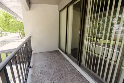 19200 NE 25th Ave #322C, Miami, FL 33180 - Photo 9