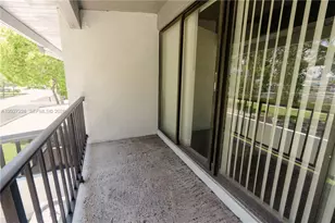 19200 NE 25th Ave, Miami, FL 33180 - Photo 9