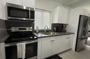 6825 NW 5th Ct, Miami, FL 33150 - Photo 5
