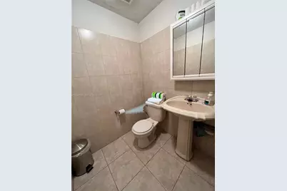 8420 NW 61st St, Miami, FL 33166 - Photo 5