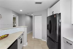 10 Aragon Ave, Coral Gables, FL 33134 - Photo 9