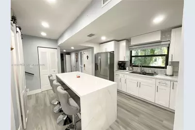 1502 NW 90th Way #1502, Pembroke Pines, FL 33024 - Photo 3