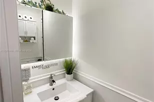 1502 NW 90th Way, Pembroke Pines, FL 33024 - Photo 21