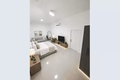 1101 NE 2nd St, Hallandale Beach, FL 33009 - Photo 13