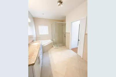 1101 NE 2nd St, Hallandale Beach, FL 33009 - Photo 7