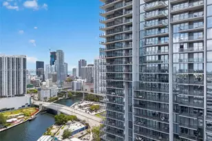 88 SW 7th St, Miami, FL 33130 - Photo 17