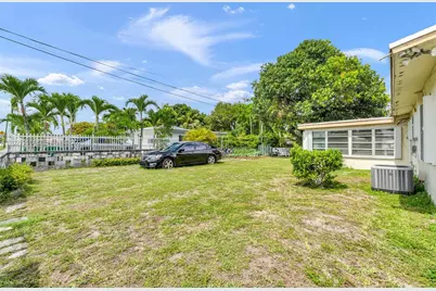1900 NW 131st St, Miami, FL 33167 - Photo 21