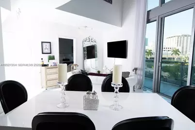 90 SW 3rd St #TH301, Miami, FL 33130 - Photo 11