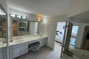 3500 Mystic Pointe Dr, Aventura, FL 33180 - Photo 15