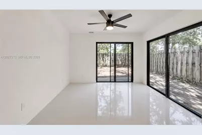 36 Chestnut Cir #36, Cooper City, FL 33026 - Photo 5