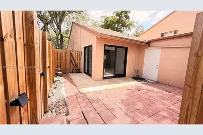36 Chestnut Cir #36, Cooper City, FL 33026 - Photo 19