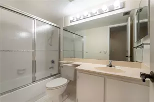 150 S Hollybrook Terrace, Pembroke Pines, FL 33025 - Photo 15