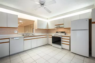 150 S Hollybrook Ter #208, Pembroke Pines, FL 33025 - Photo 9